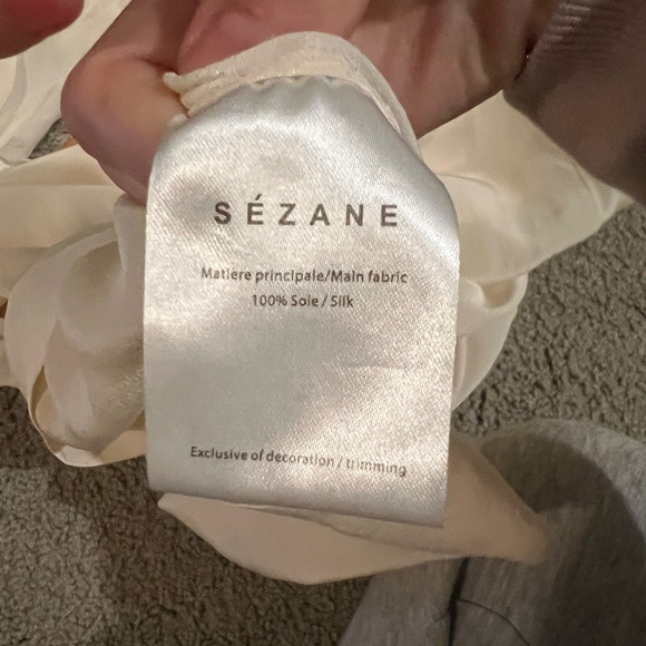 100% silk Sezane wrap-tie blouse. Size 38. - Picture 2 of 7